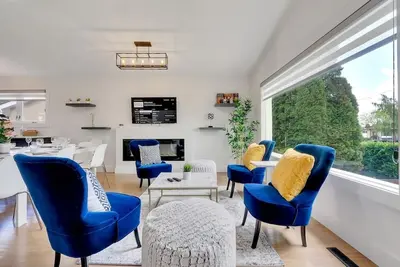 Image de Kelvin - Modern Renovated Home Near Downtown!