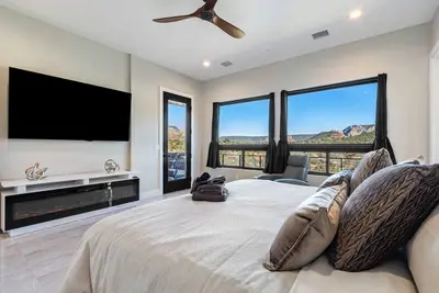 Image de Experience luxury at Sedona Sky Vista, a spacious 3-bedroom retreat in beautiful West Sedona.