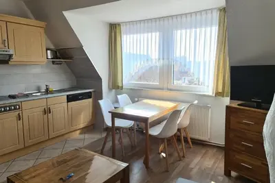 Image de Centrally located upper floor apartment with 2 bedrooms, close to the beach