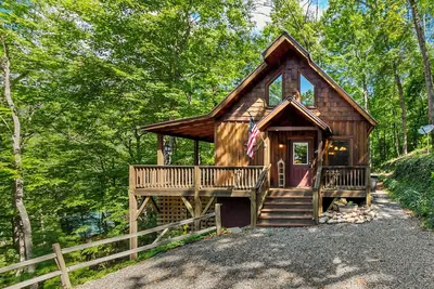 Image de Rustic Cabin just outside of Murphy, Nc with beautiful mountain views!