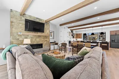 Stunning 2025 New Build in the Heart of River Run Village, Private Hot Tub!