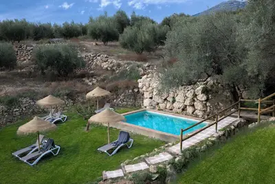 Image de Luxury Cortijo with unique location within walking distance to restaurants and shops