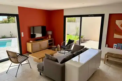 Image de Villa moderne & familiale avec piscine proche de la mer