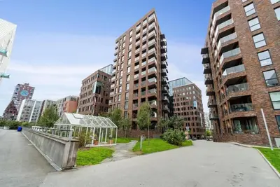Image de Cozy & Private Seaview Retreat - 2 Balconies, 11th Floor, Elevator