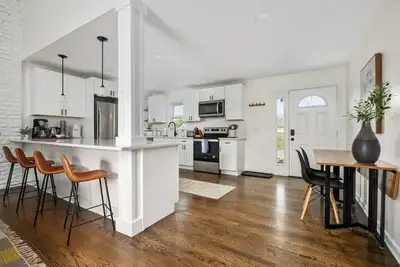 Image de Happily Ever Astor - 3bd, 2ba, Modern Ranch