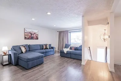 Image de Bullzeye 3Bed2Bath, Full Townhome, Gameroom