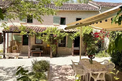 Image de Greengates, Lavender Cottage, Beautiful rural french home. Hot tub, Heated pool.