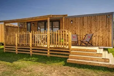 Image de ZEcamping familial parc aquatique dog friendly locatif Tv Lv Bbq