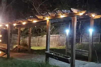 Image de Charming 2-bedroom 2nd level home in Ellenwood with WiFi, Huge Bar, and more!