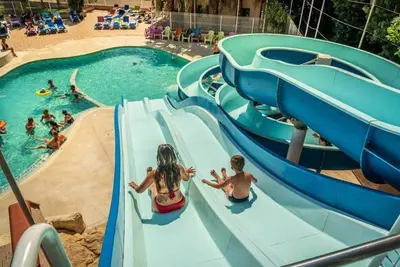 Image de ZEcamping familial parc aquatique locatif Tv clim 4 pers