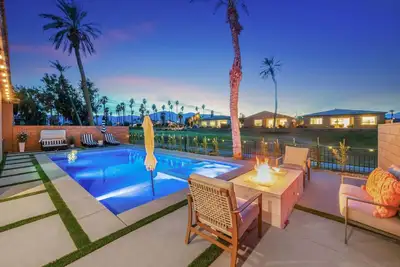 Image de Desert Escape. New Luxury Pool Home! Walk to Coachella!