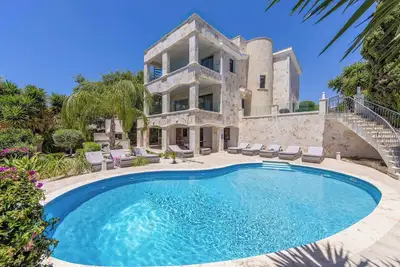 Image de Amelia Bay 2 - Cinq Chambres Villa, Couchages 10