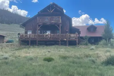 Image de 3 bedroom luxury cabin near Gunnison with amazing views and solitude.
