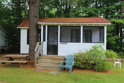Image de Pinecone Cottage-Private Beach-Pets Welcome - Round Table Lodge, Sebago, Maine