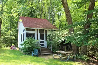 Image de Willow Cottage-Private Beach-Pets Welcome - Round Table Lodge, Sebago, Maine