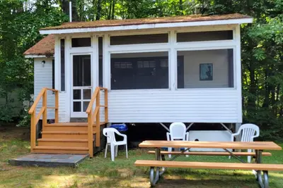 Image de Hemlock Cottage-Private Beach-Pets Welcome - Round Table Lodge, Sebago, Maine