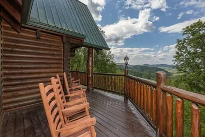 Image de Hot tub overlooking mountains!