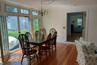 Image de Spacious 4-bedroom house in Chatham - Walkable to Oyster Bay Pond & Downtown.