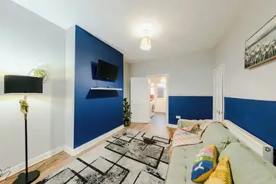 Image de Shamrock Stadium Side Retreat - Liverpool - 3 bed house - Spacious & Stylish