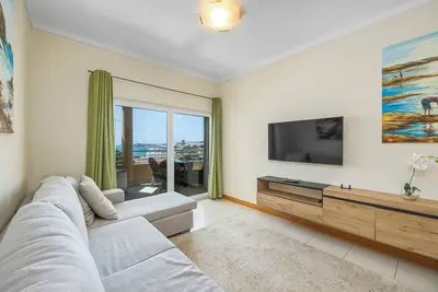 Image de Stunning 1-Bed in Exclusive Condominium with Sea and Pool Views and Parking