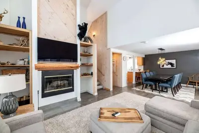 Image de Mountain Bliss - Summer Escape Across from Loon!