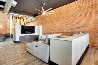 Image de Downtown Quincy Condo w/ Washington Park Views!