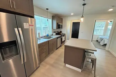 Image de Lake Erie views- 2 mins to downtown & Bayfront