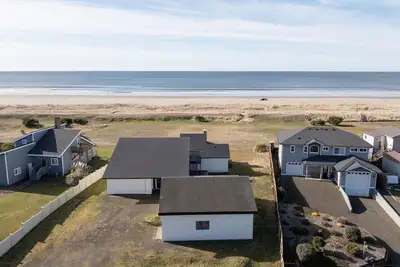 Image de Salty Anchor Seaside Stay