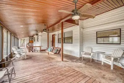 Image de Cozy 2-bedroom apartment in phenomenal Pensacola with WiFi, Ac