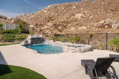 Image de Hillside Retreat W/Grotto Pool, Hot Tub & Patio