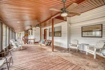 Image de Charming 2-bedroom apartment with WiFi, Ac in pleasant Pensacola