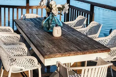 Image de Charming waterfront cottage. \nLake Couchiching \nCasino Rama/ski resorts. \n\n