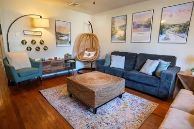 Image de Main Retreat w/ King Bed in Master, and has Garage