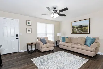 Image de Fenton Stl • Walnut Trails 3br/2ba Family Home