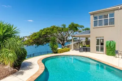 Image de Riverfront Retreat Family Getaway 4br with Pool