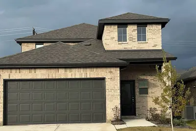 Spacious & Beautiful 4-Bedroom Retreat in Princeton, Texas