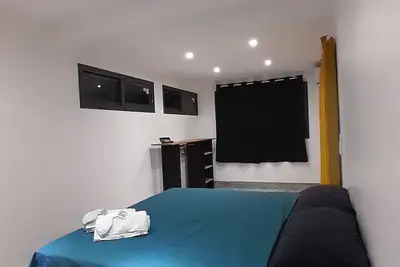 Image de Room 1 - Chambre d'hĂ´tes dans un appartement, 2 min. Ă pied du quai des ferries