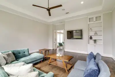 Image de 9 Mi to Downtown Houston: Spacious Group Getaway