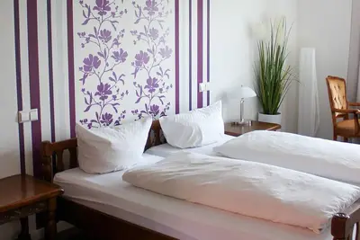 Image de Double room 3 - Guesthouse Zwovier Meersburg