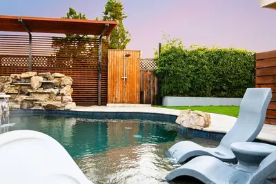 Image de Dreamy Luxe Pool Retreat - 3br in Urban Campbell
