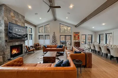 Image de Northern Luxe | Brand New, Views, Hot tub, Games