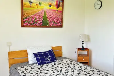 Image de Spacious citycentre home 12 min to Belle Mare Beach!
