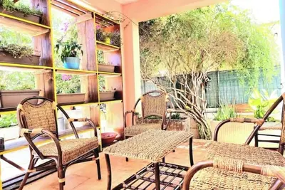4 min walk to the beach! Cosy home with lush patio.