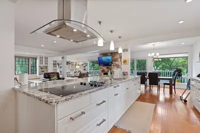 Image de McKernan - Ultimate Escape with A/C + Bbq