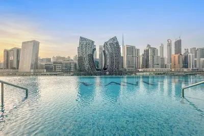 Image de Business Bay 1br  – Canal Views, Pool, Gym & Near Burj Khalifa