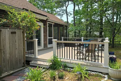 Image de Comfortable 3bd--A/C, Screen Porch & Enclosed Outdoor Shower
