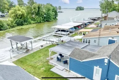 Image de Waterfront Retreat with King Bed and Boat Docks