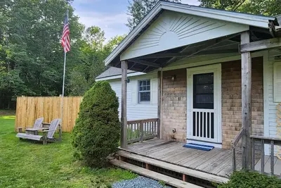 Image de Acadia Lobsterman's Coastal Bungalow