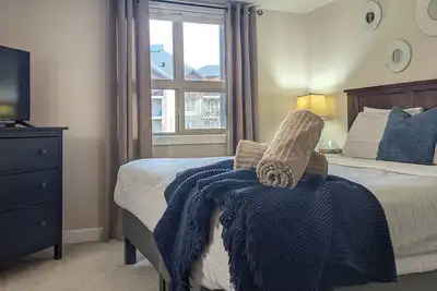 2bdrm 2bath Lakeside Getaway!