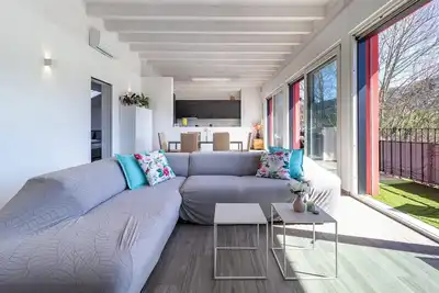 Image de Skyline on the Lake Caslano